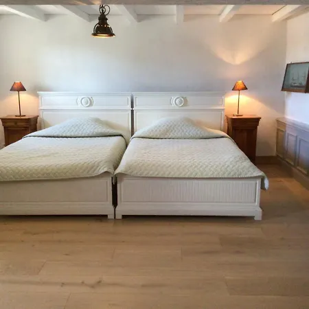 Couette-café Mas Des Mourgues 2 - Chambres D'hotes De Charme A Castelnau-valence *