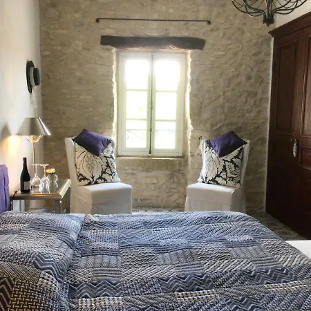 Mas Des Mourgues 2 - Chambres D'hotes De Charme A Castelnau-valence Couette-café *