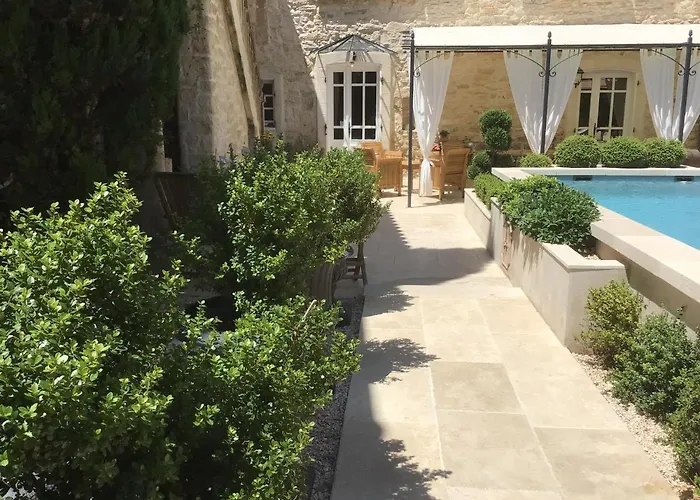 Mas Des Mourgues 2 - Chambres D'hotes De Charme A Castelnau-valence Bed & Breakfast