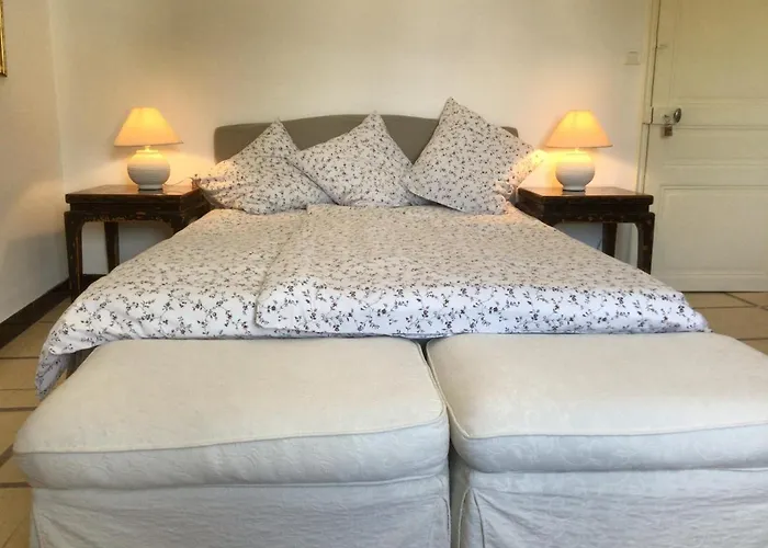 Bed & Breakfast Mas Des Mourgues 2 - Chambres D'hotes De Charme A Castelnau-valence